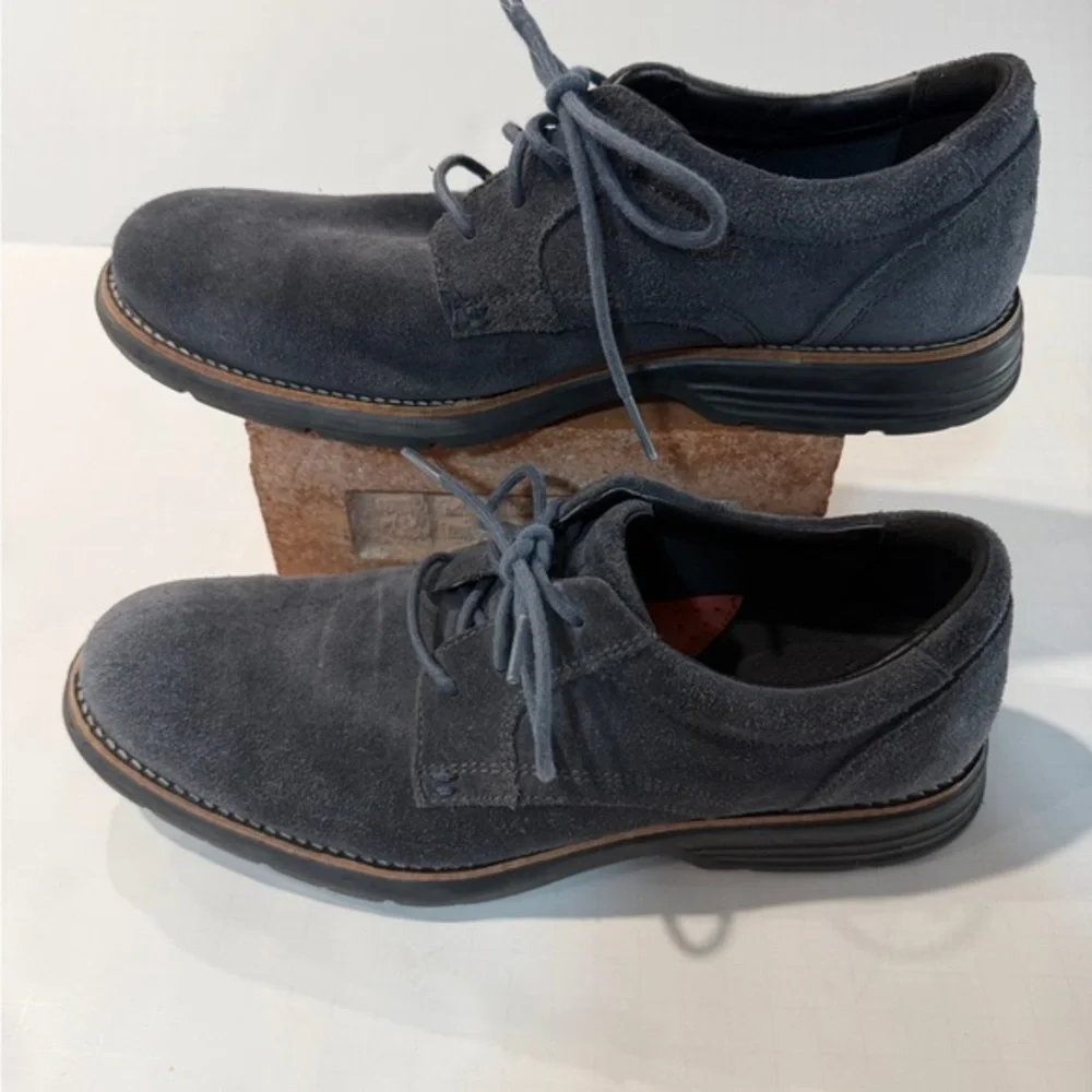 Rockport Charcoal Size 9.5 Gray Suede Trutec shoes